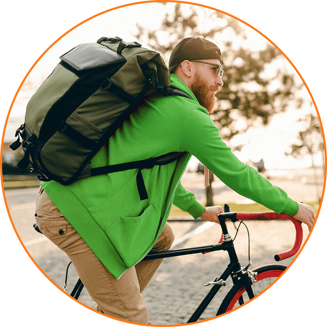 Курьер на велосипеде